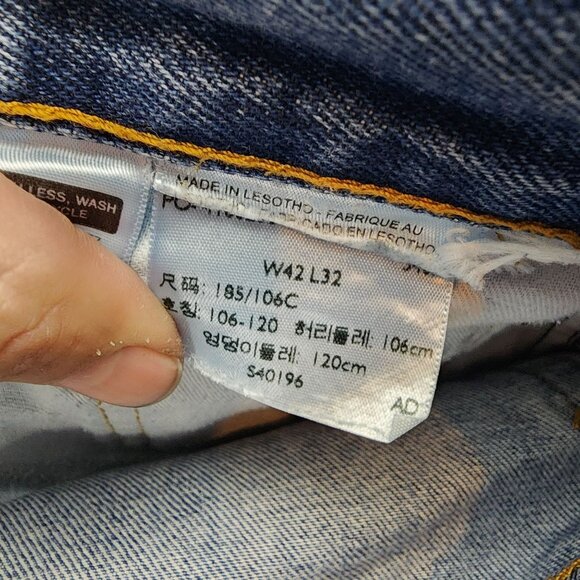 Levis Jeans Mens 42x32 Blue Retired 560 High Rise Loose Fit Straight Leg - Picture 12 of 13